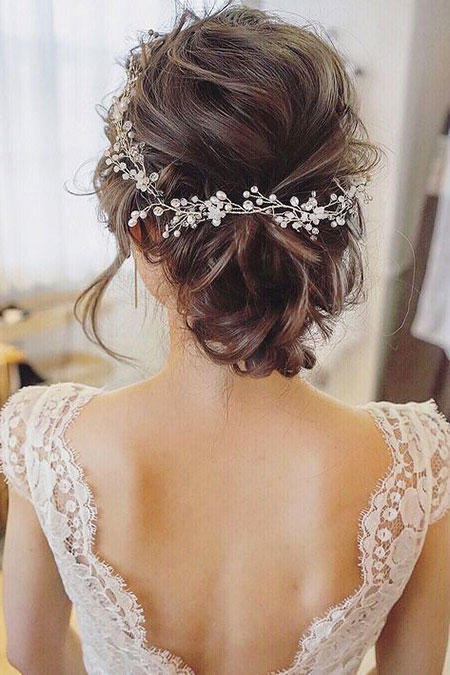 تسريحة مميزة للشعر القصير