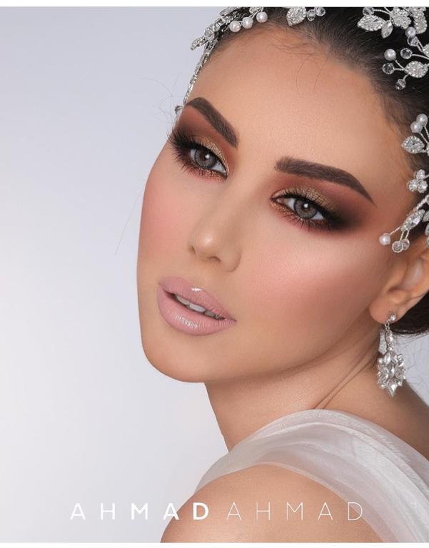 إبراز العيون يمنح المرأة مظهراً أنثوياً