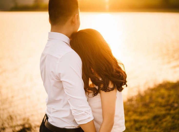 الصفات التي يحبها الرجل في خطيبته