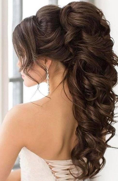 تسريحة ذيل الحصان