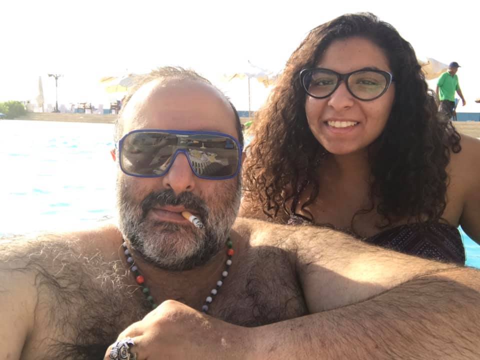 سامح عبد العزيز مع ابنته