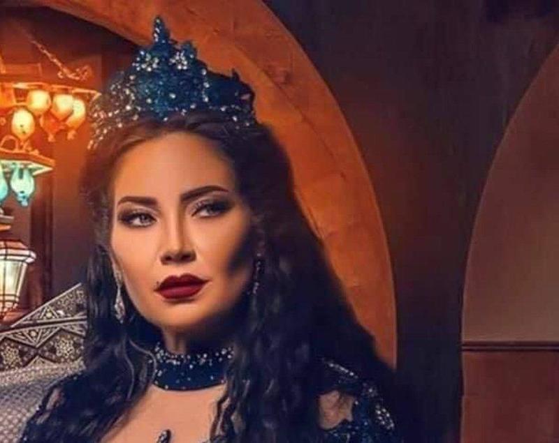 سلافة معمار يدور قمر