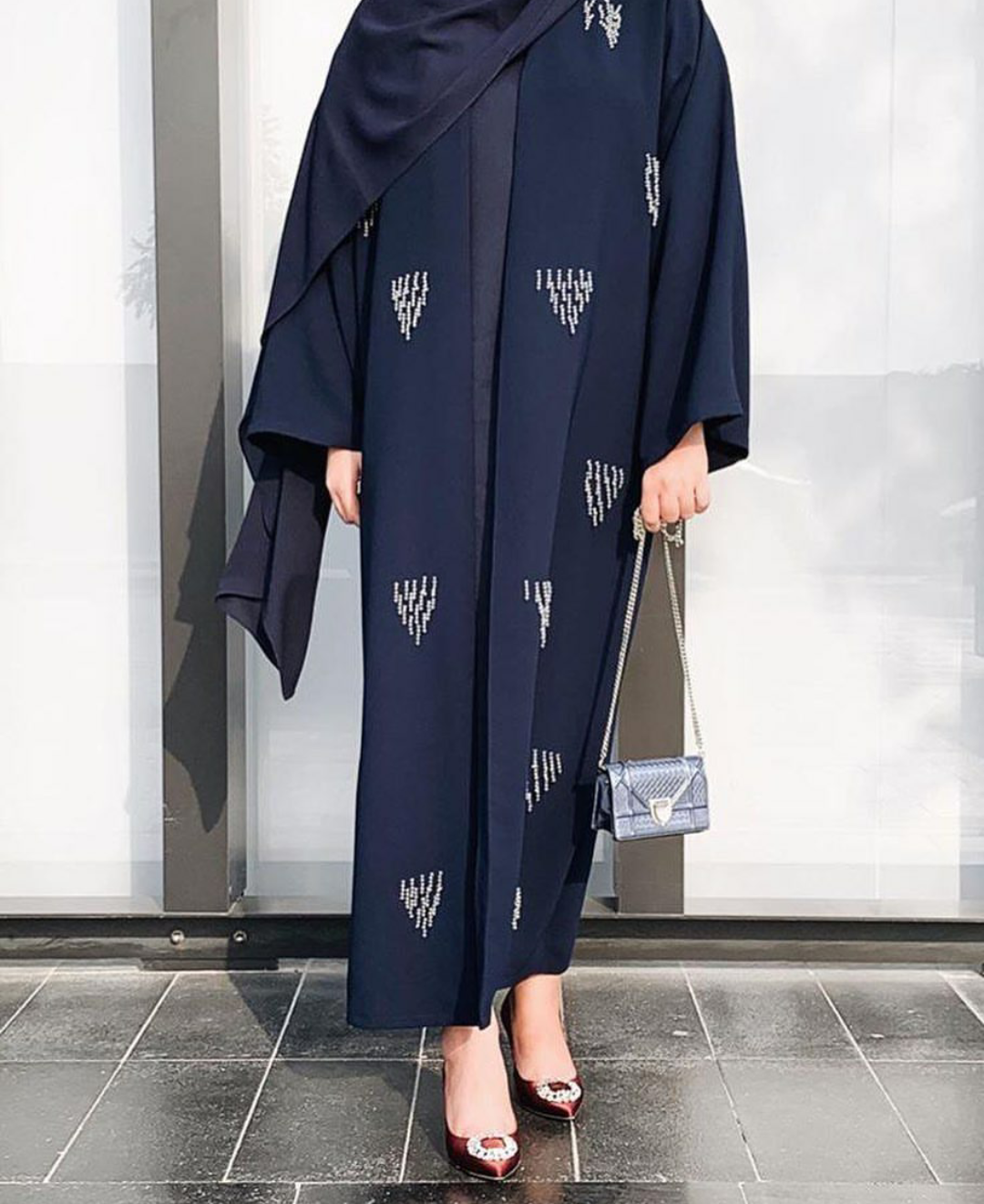عباءة زرقاء من توقيع Noor the Label