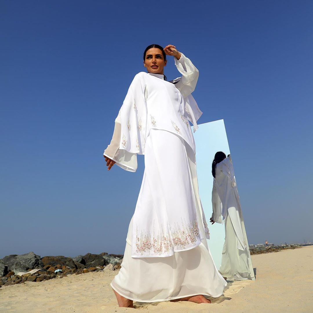 عباية من توقيع Louzan