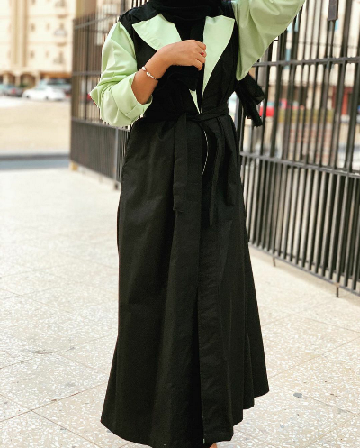 عبايه من Howaida design