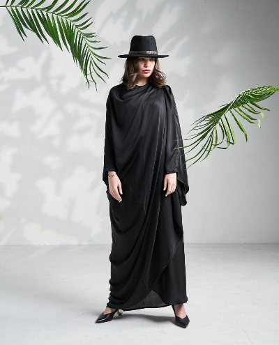 عبايه من Leenaz