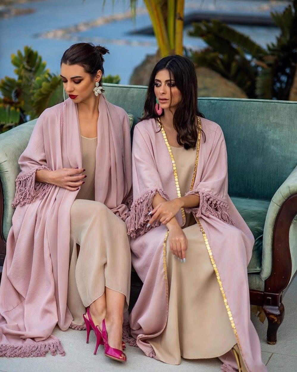 عبايتان من Adore Boutique