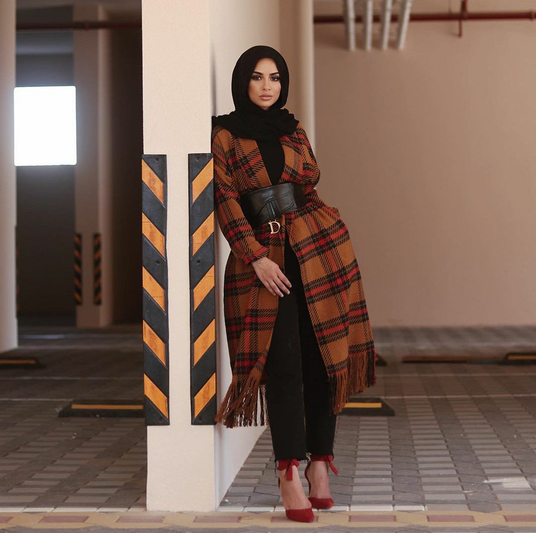 وشاح ترتان باللون الجملي