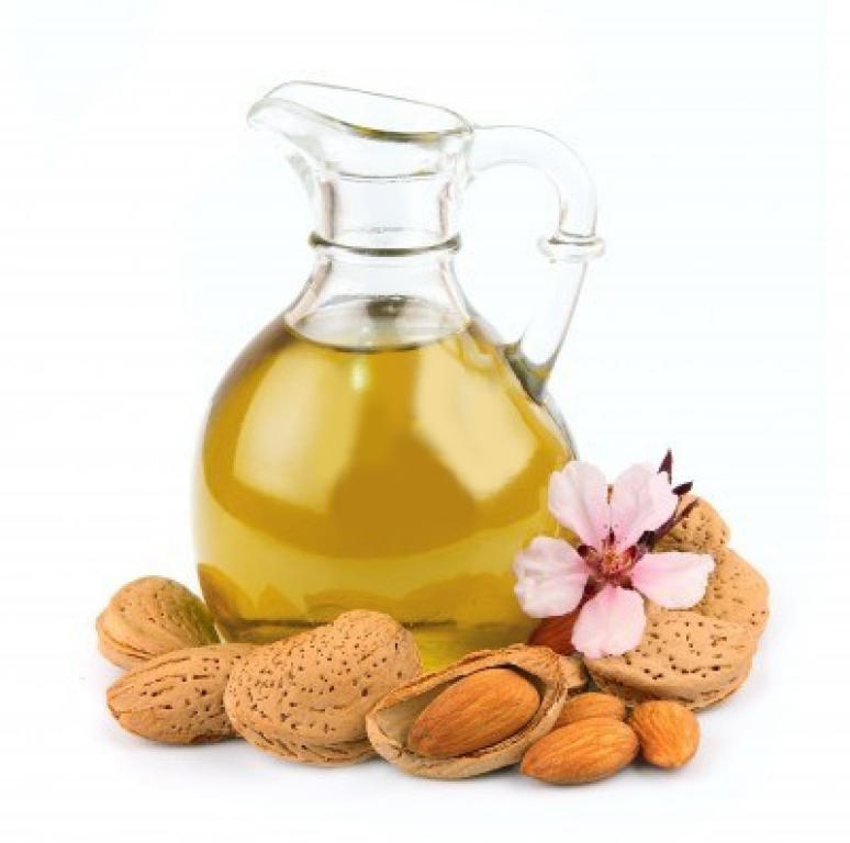 زيت اللوز