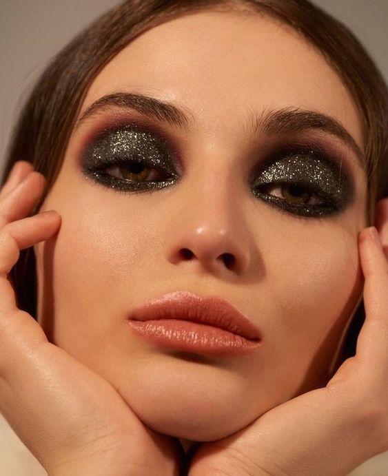 مكياج غليتر سموكي