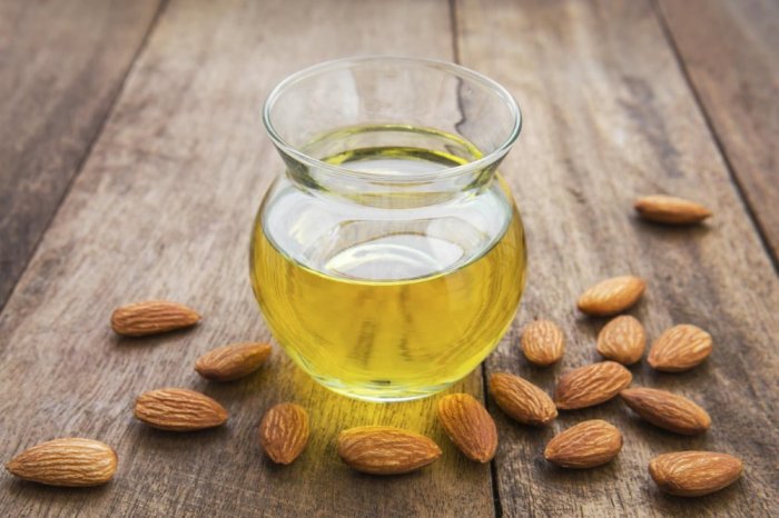زيت اللوز