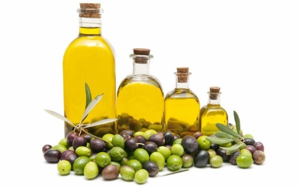 وصفة زيت السمسم وزيت الزيتون لتفتيح المناطق الحساسة