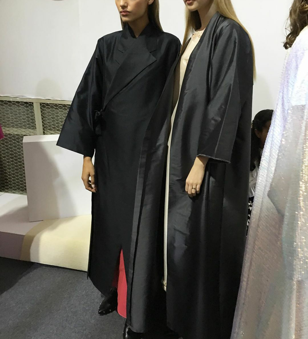 عبايات من تصميم Hessa Al Falasi