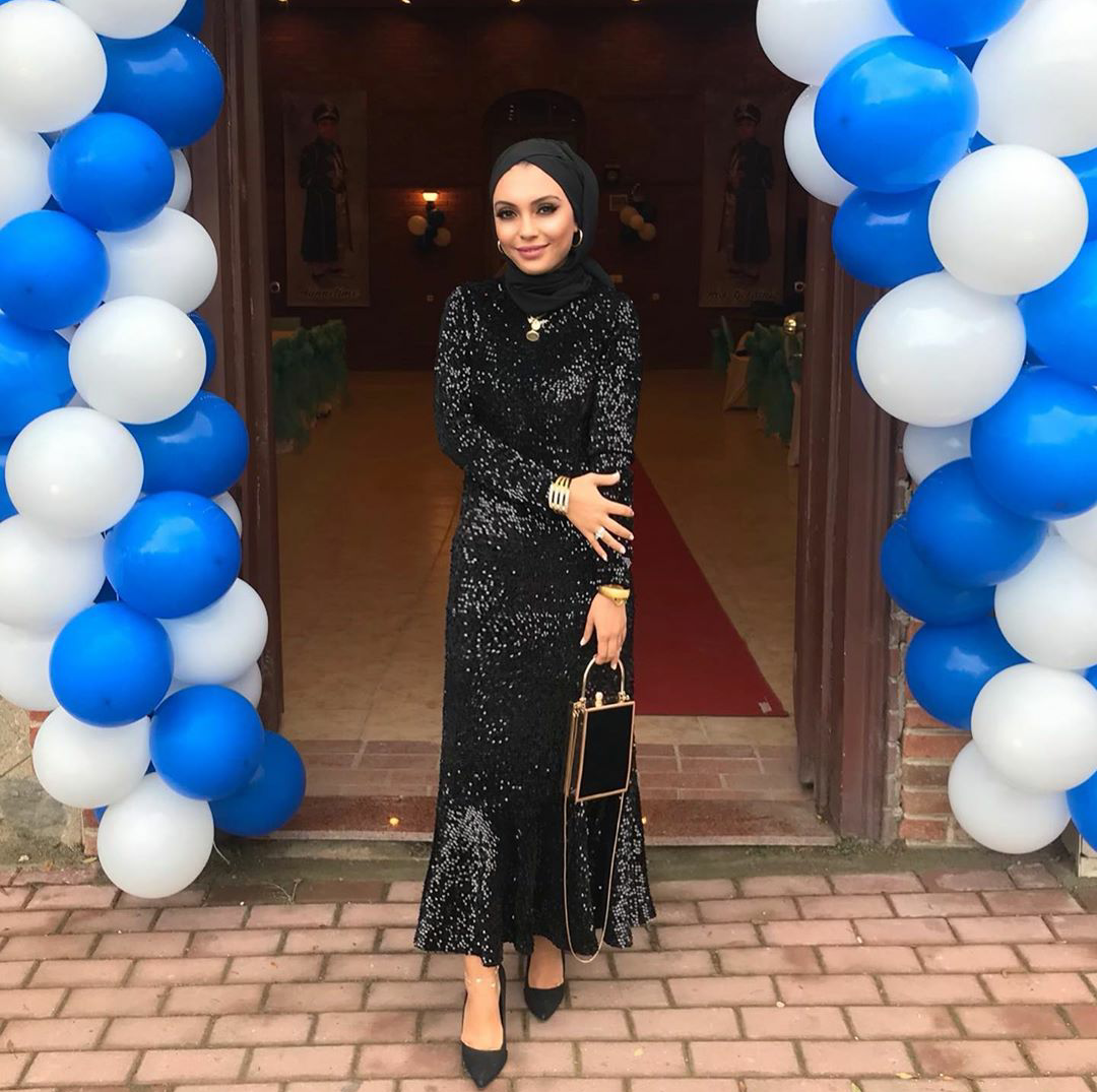 فستان سهرة أسود للمحجبات