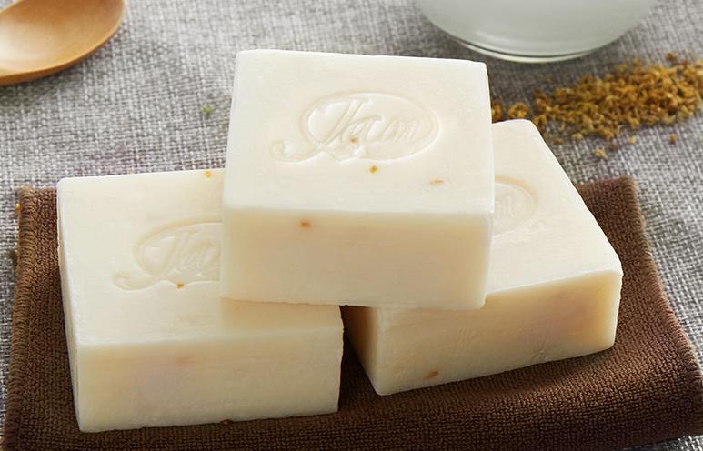 صابونة الأرز وزيت الورد