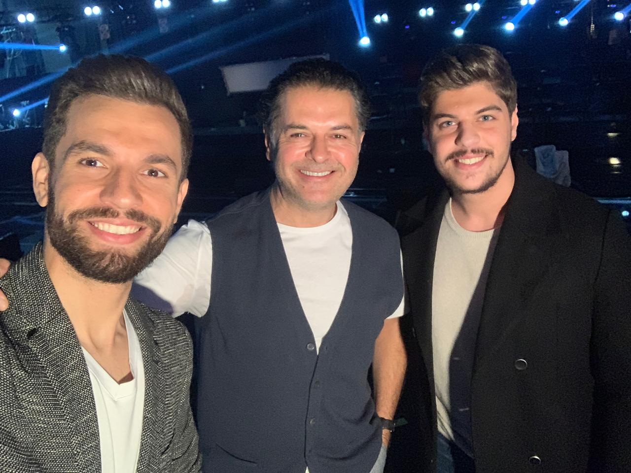 مهدي عياشي مع مدربه راغب علامة والمشترك اللبناني ميشال شلهوب