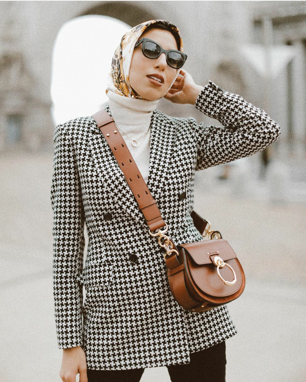 بليزر بطبعة houndstooth الرائجة
