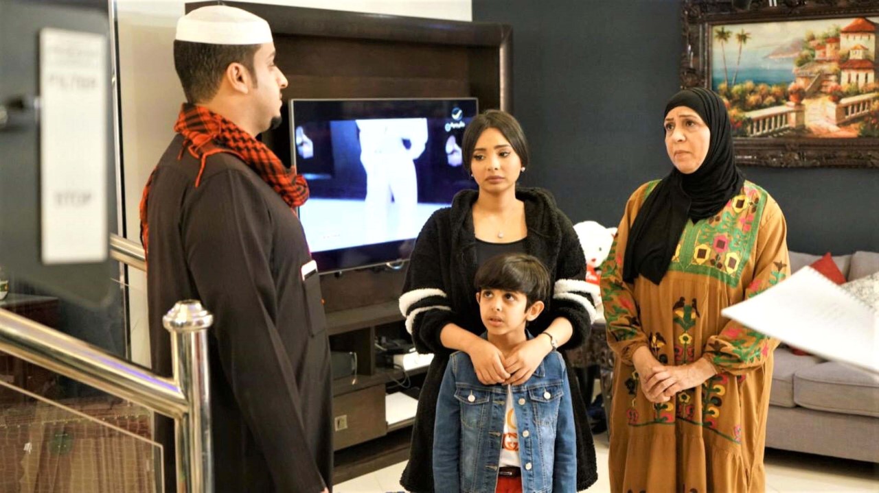 شفيقة يوسف وسارة اليافعي وفيصل العيسى والطفل محمد الحربي