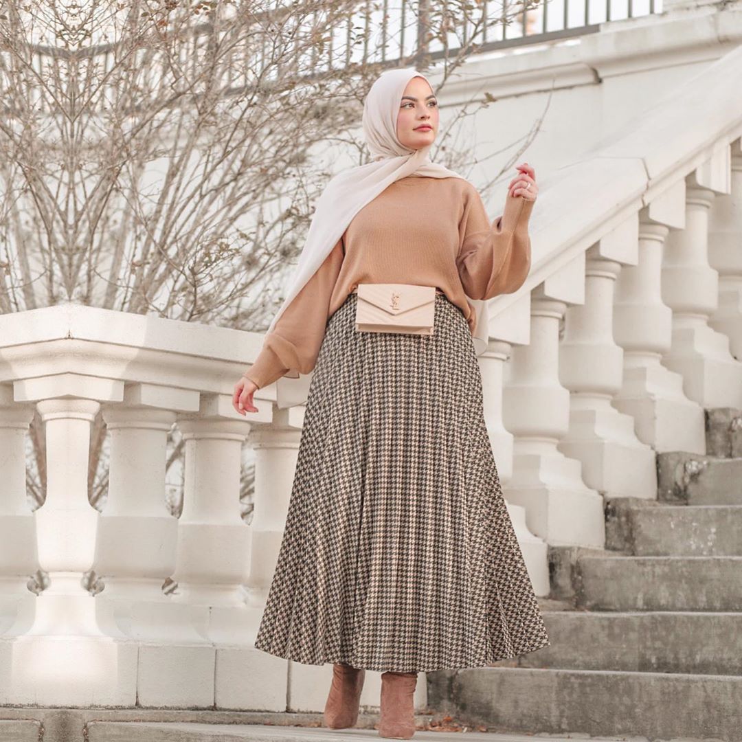 تنورة بليسيه بطبعة houndstooth