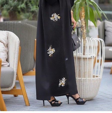 عباية سوداء