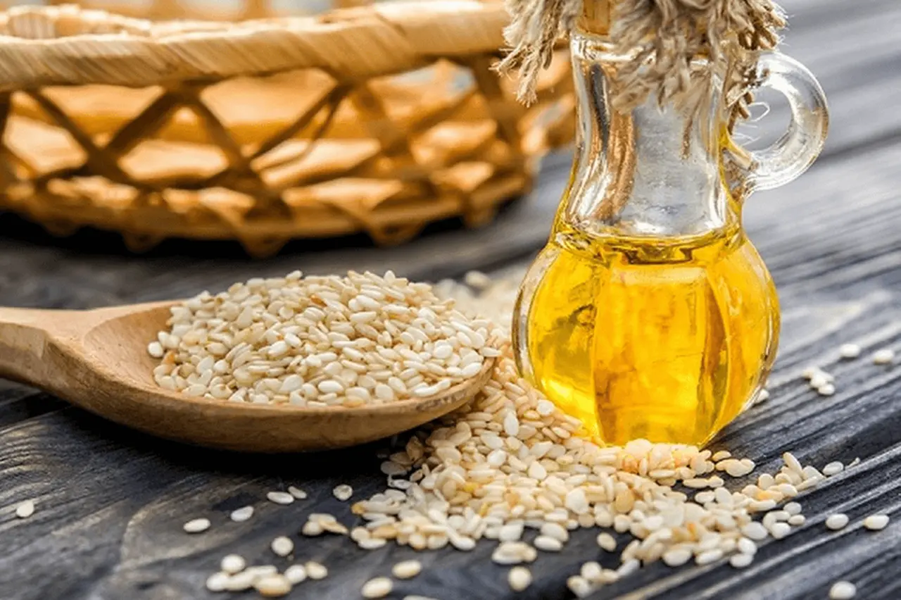 ماسك زيت السمسم للشعر الخشن والمنفوش
