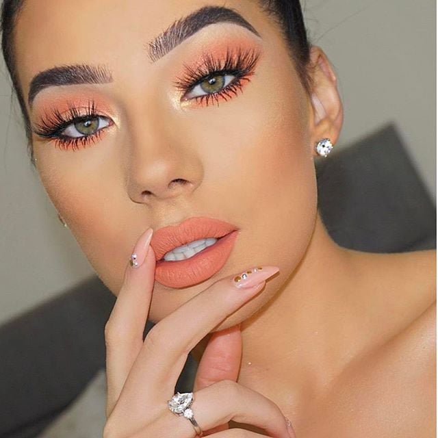 موضة مكياج مكياج الـ Halo Eyes