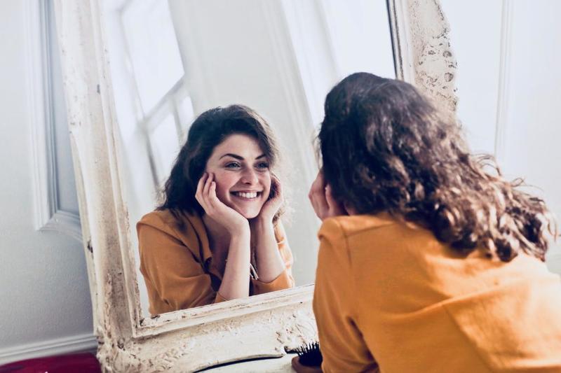 يمكن للشخصية الإنطوائية تعلّم الإنفتاح على الآخرين عند الحاجة