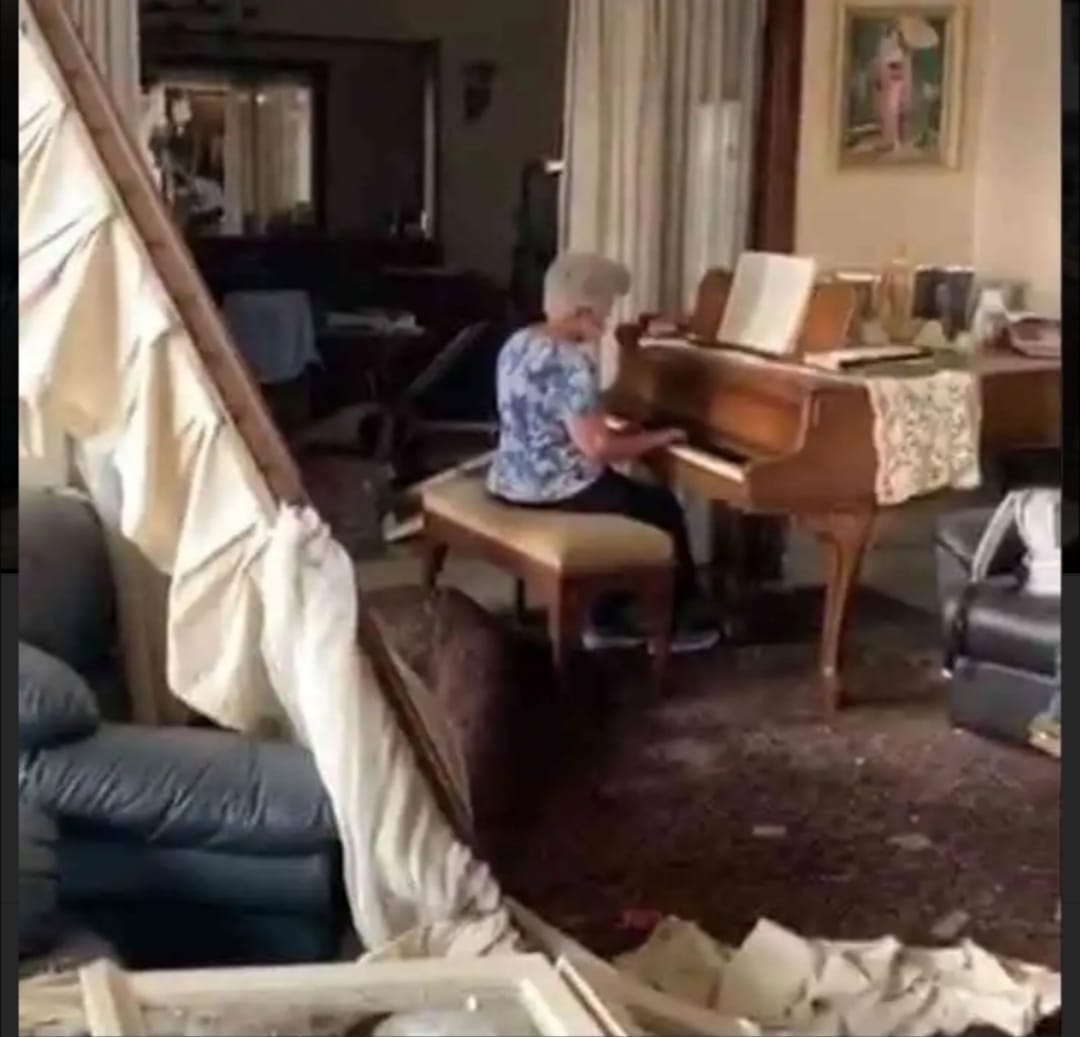 عازفة بيانو من بيروت