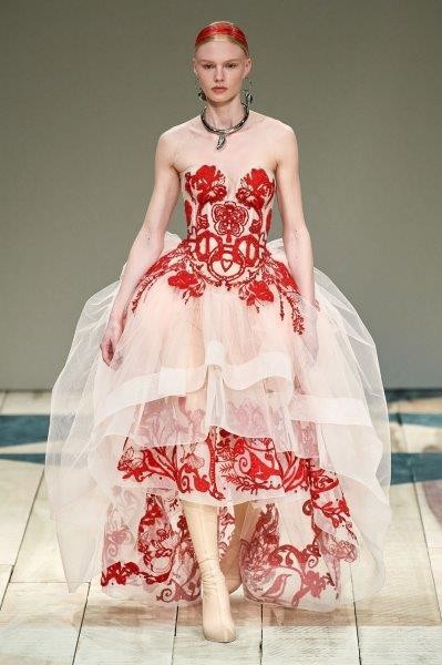فستان ألكسندر ماكوين Alexander McQueen