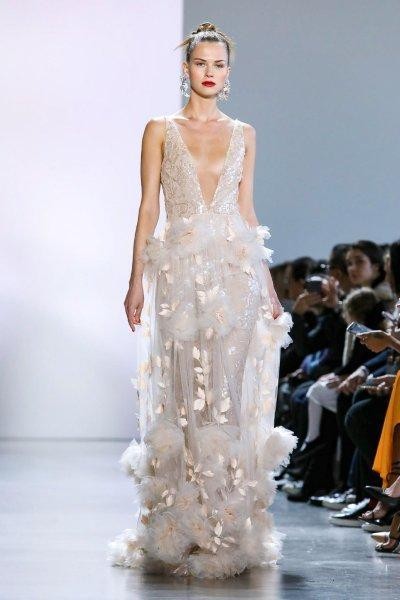 فساتين بادجلي ميشكا Badgley Mischka