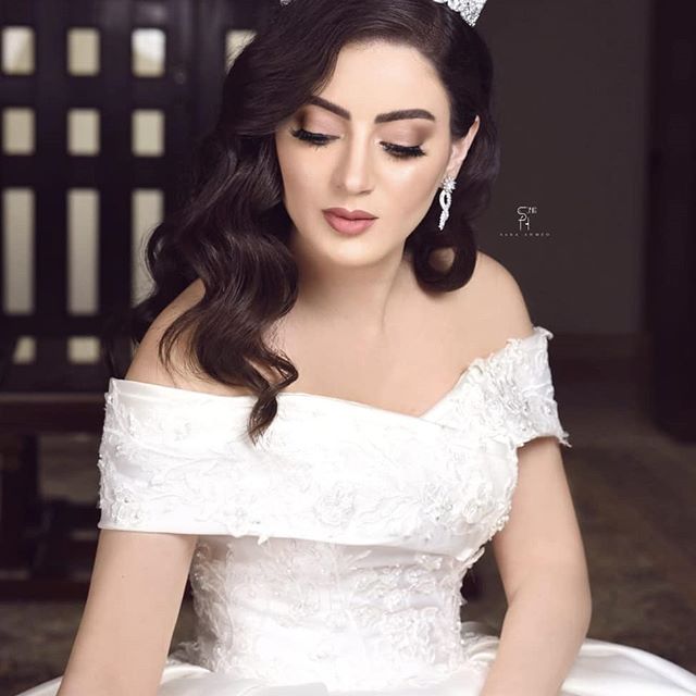 دانية الشافعي بفستان الزفاف