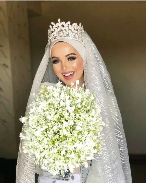مكياج برونزي للعروس المحجبة