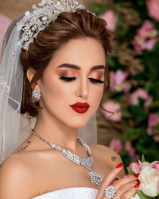 مكياج ذهبي للعروس العربية 