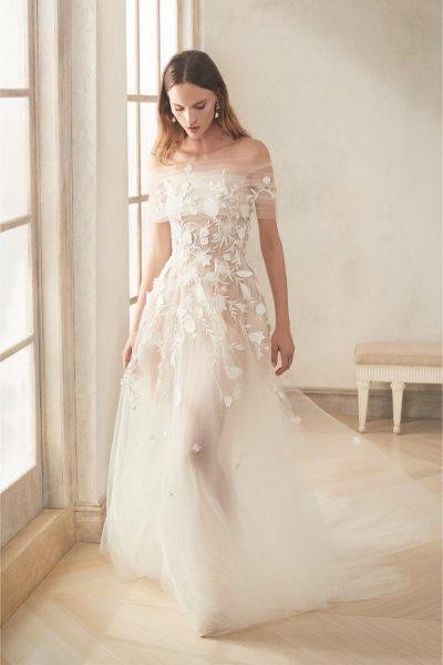 فستان أوسكار دى لارنتا Oscar de la Renta