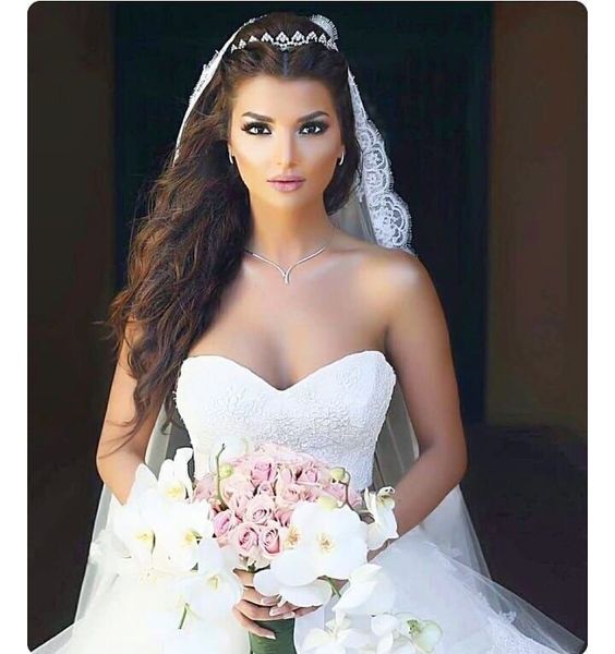 تسريحة شعر منسدل للعروس