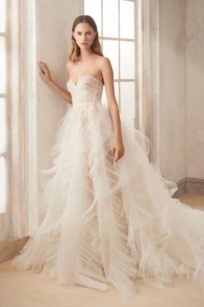 فستان أوسكار دى لارنتا Oscar de la Renta