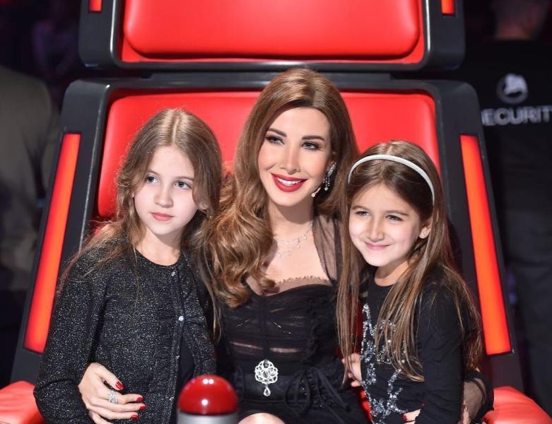 نانسي مع ايلا وميلا