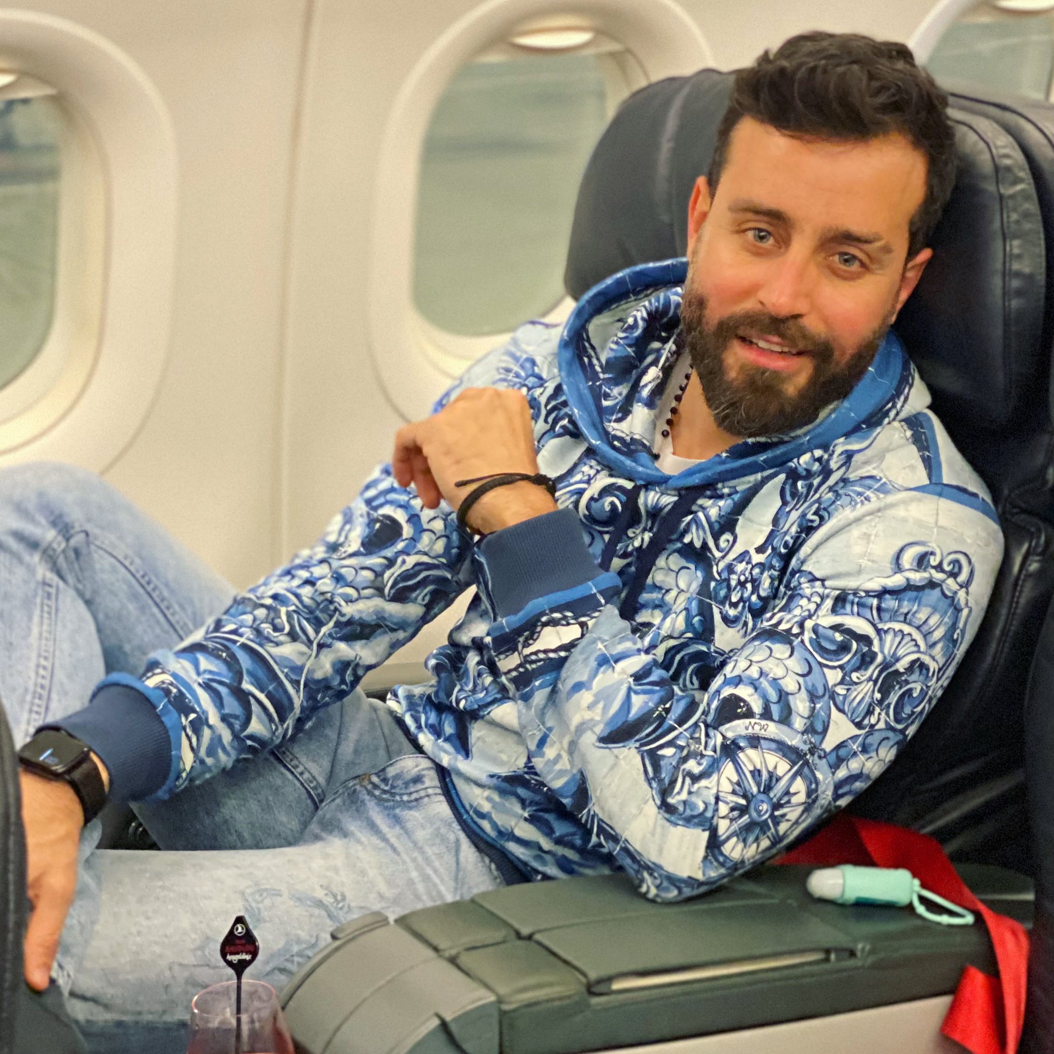 سعد رمضان من داخل الطائرة
