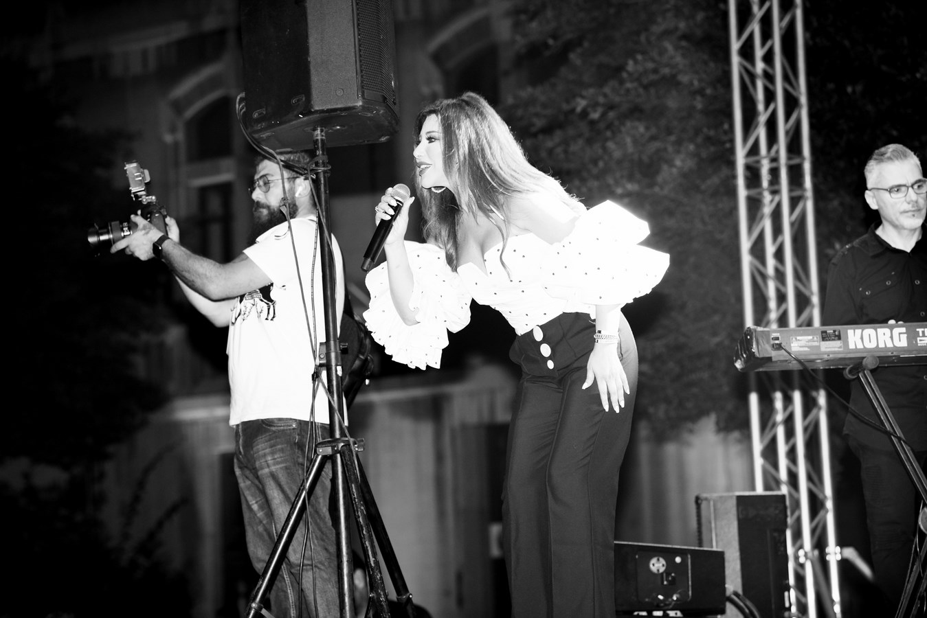 الفنانة نجوى كرم