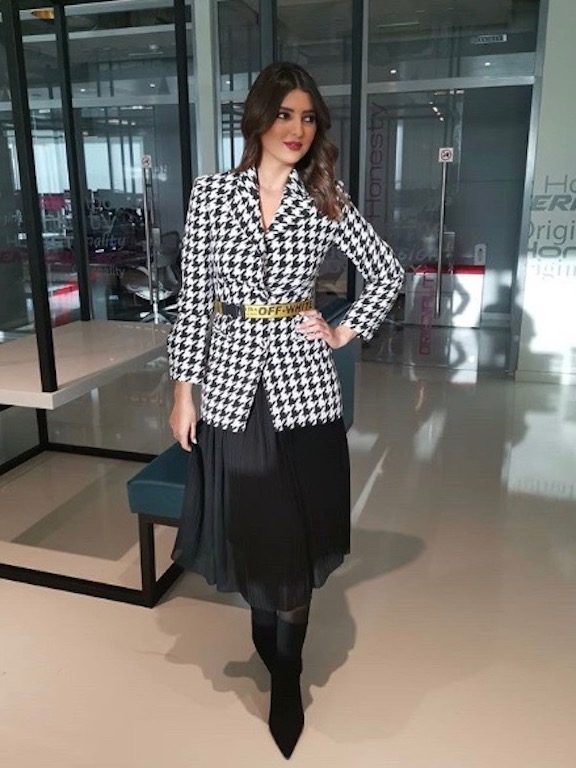 مريم سعيد في لوك جمع بين الأناقة والعصرية في البليزر