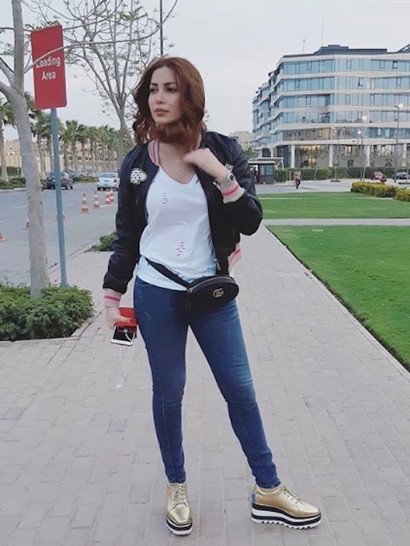 نسرين طافش تننسق الجينز السكيني لاطلالة كاجوال
