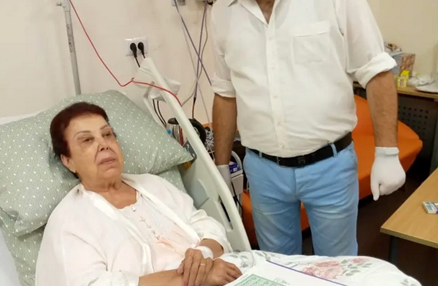 رجاء الجداوي خلال علاجها بمستشفى العزل بالإسماعيلية