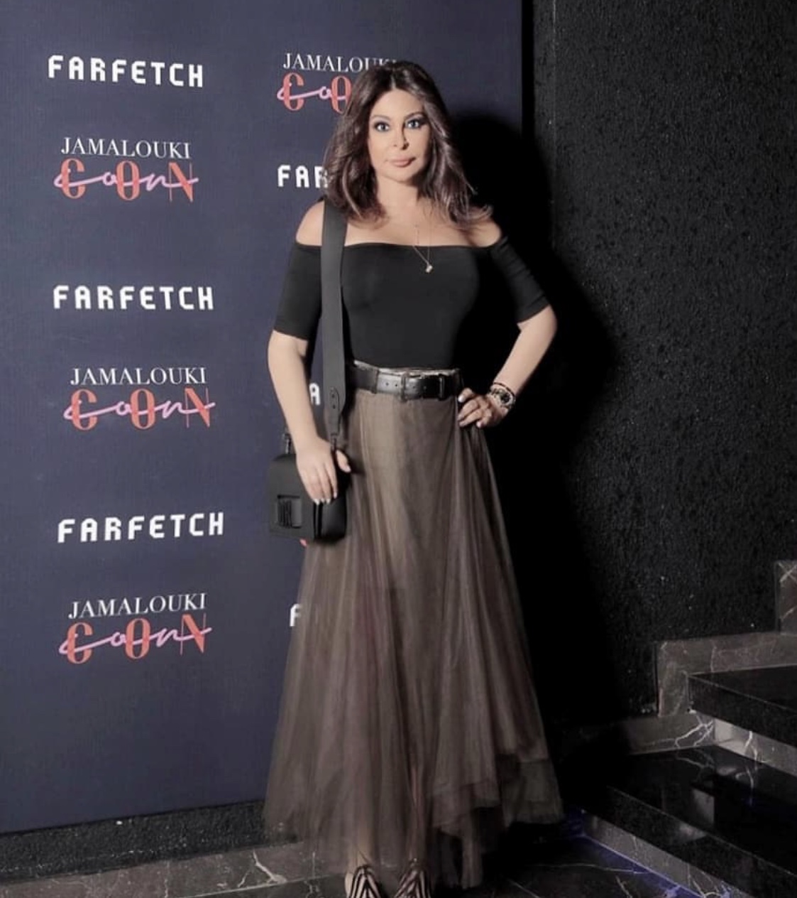 اليسا اختارت تنورة من التول