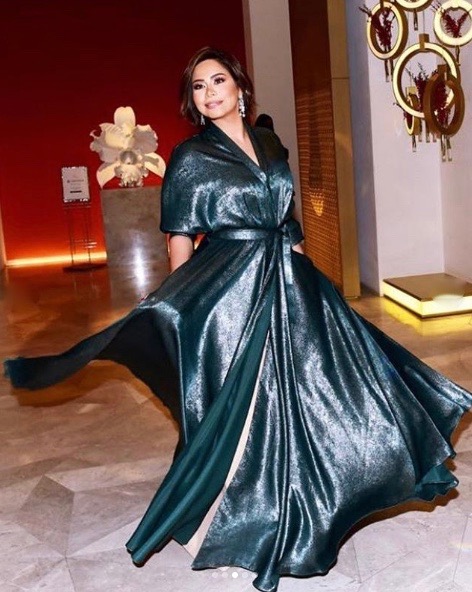 شيرين في فستان ميتالك من مرمر حليم