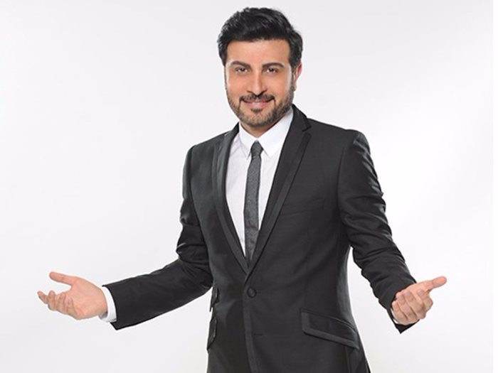 ماجد المهندس ببدلة مع قميص أبيض