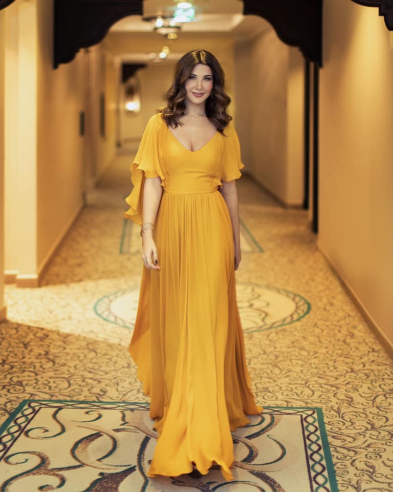 نانسي عجرم في فستان أصفر من ايلي صعب