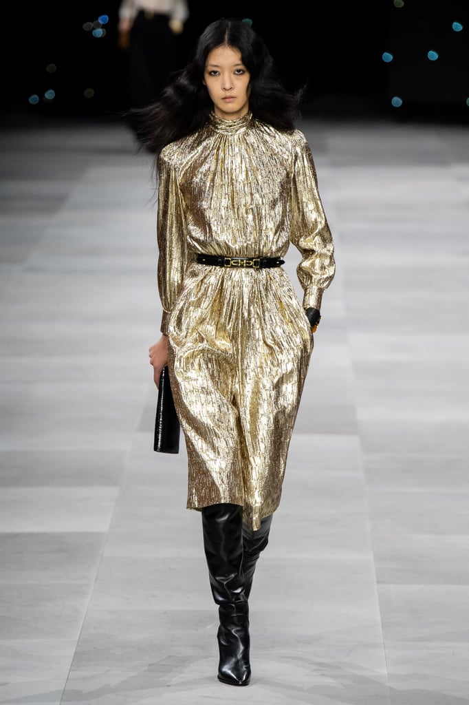 فستان ميتاليك بأكمام منفوخة من سيلين Celine