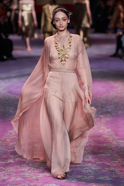 فستان سهر بلون الباستيل من كريستيان ديور Christian Dior