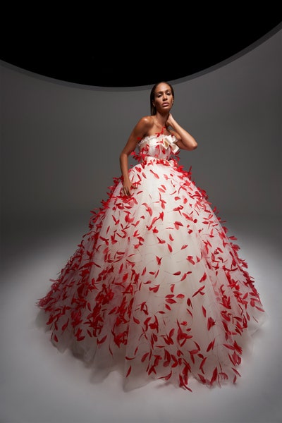 فستان سهرة مزركش بالريش من جمباتيستا فالي Giambattista Valli