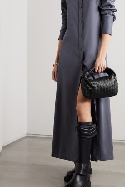 حقيبة كتف Jodie الصغيرة من بوتيغا فينيتا Bottega Veneta.